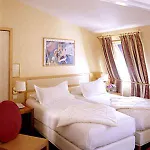 Western Bretagne Montparnasse Hotel