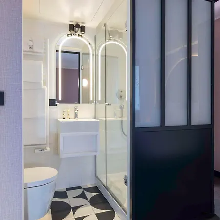 Western Bretagne Montparnasse Hotel 4*
