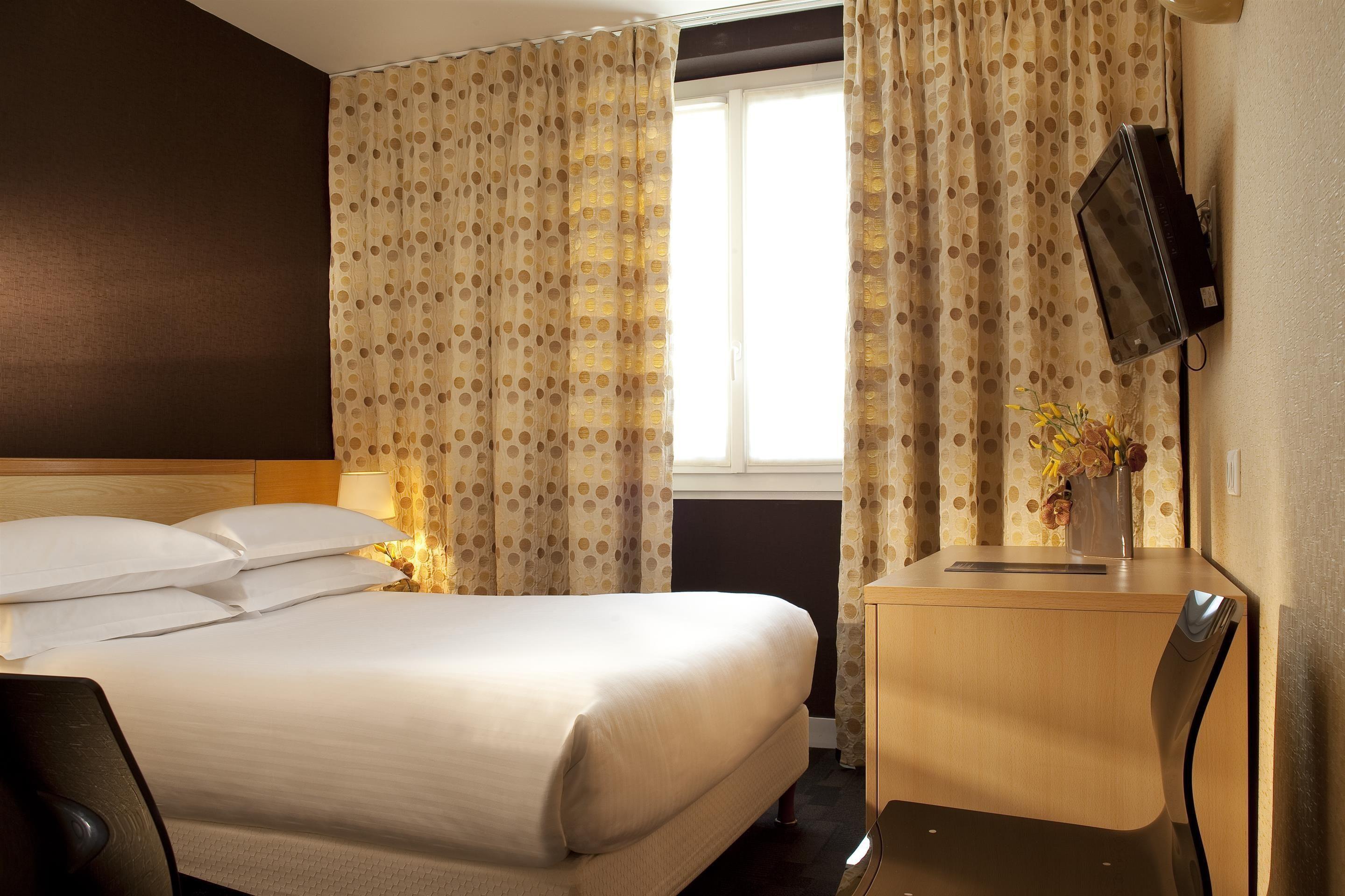 Western Bretagne Montparnasse Hotel 4*